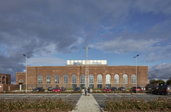 Umbau und Erweiterung in Rugby von vHH Architects