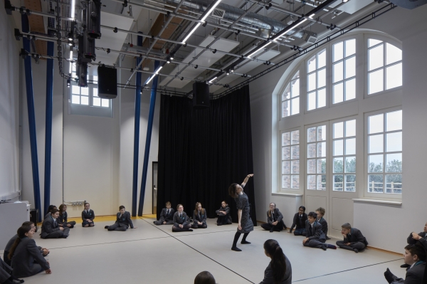 Umbau und Erweiterung in Rugby von vHH Architects