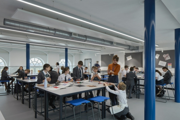 Umbau und Erweiterung in Rugby von vHH Architects