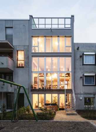 Anerkennung 2023: Urbanes Einfamilienhaus Der Lckenfller von mehr* Architekten in Kirchheim unter Teck