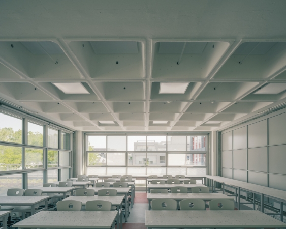 Schulsanierung in Antony von Mars Architectes