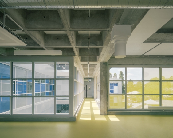 Schulsanierung in Antony von Mars Architectes