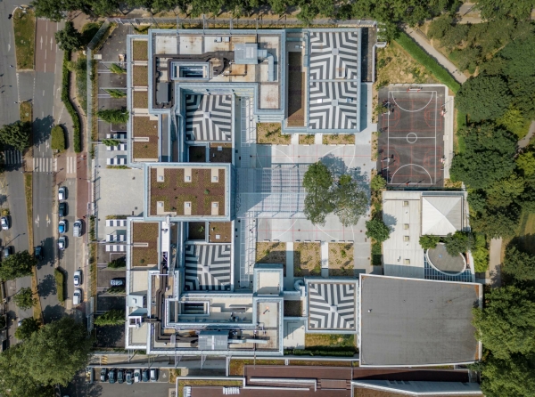 Schulsanierung in Antony von Mars Architectes