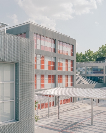 Schulsanierung in Antony von Mars Architectes