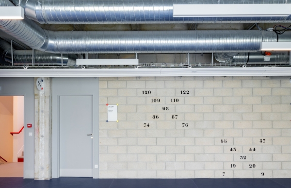 Schulsanierung in Antony von Mars Architectes