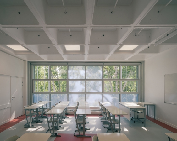 Schulsanierung in Antony von Mars Architectes