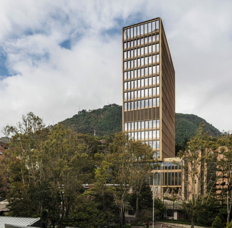 Universittsgebude in Bogot von Juan Pablo Ortiz Arquitectos und Taller Architects