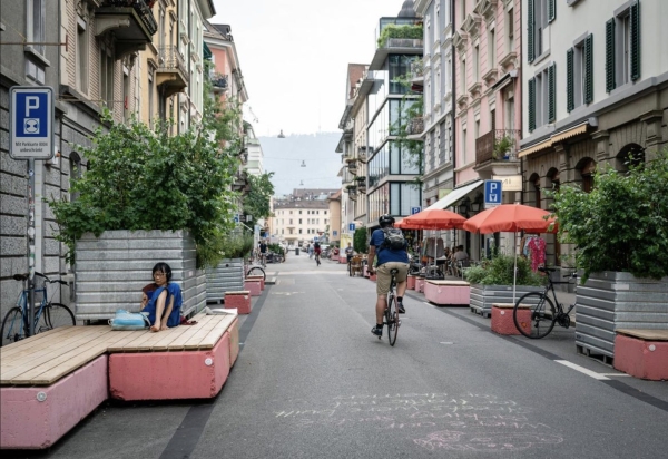 Projekt Brings uf d'Strass!: Gestaltung von Straenmbeln