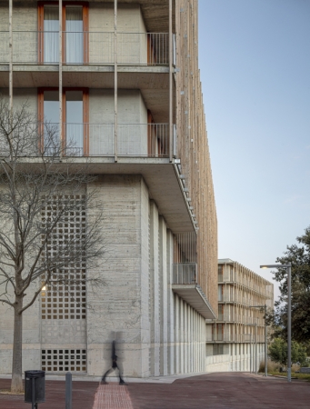 Sozialwohnungskomplex bei Barcelona von HArquitectes
