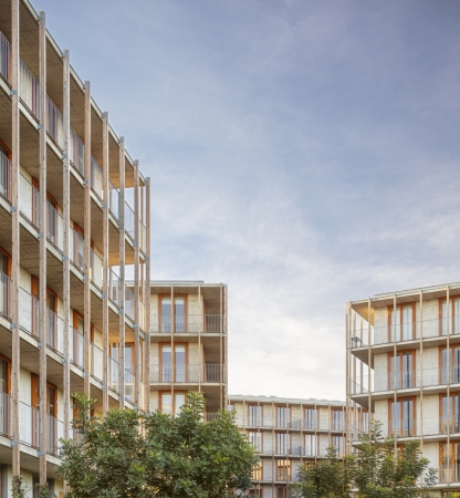 Sozialwohnungskomplex bei Barcelona von HArquitectes
