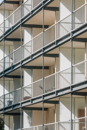 Finalist: Loggia-Erweiterung eines Plattenbau in Prag von re:architekti studio