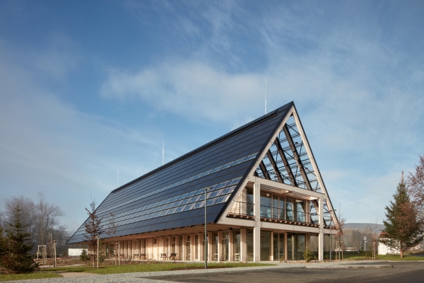 Finalist: Hauptsitz Klobouck lesn in Brumov-Bylnice von Mjlk architekti