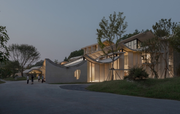 Zijing International Conference Camp, Jingdezhen, Jiangxi, China, 2022; Studio Zhu Pei