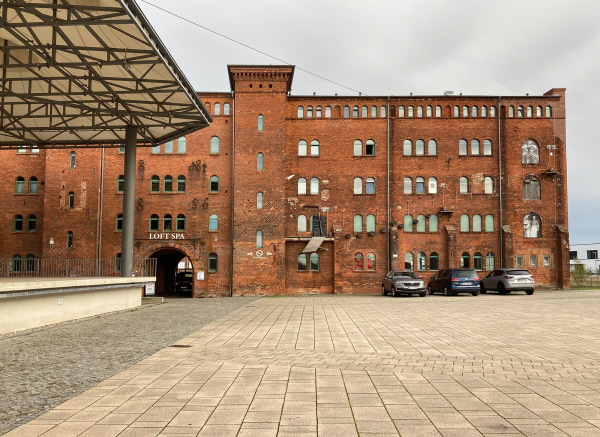Aus der alten Ölmühle direkt an der Elbe wurde mittlerweile ein gehobenes Hotel mit Spa.