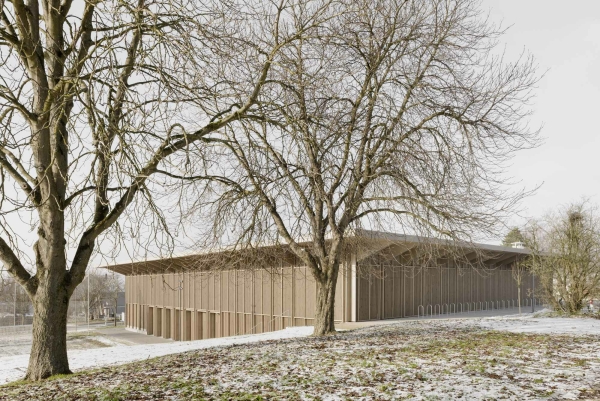 Mehrzweckhalle von Steimle Architekten in Radolfzell am Bodensee