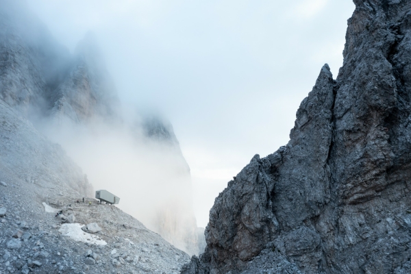 Berghtte in den Dolomiten von Demogo