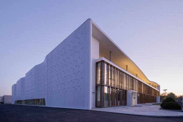 Forschungszentrum in Modena von ZPZ Partners