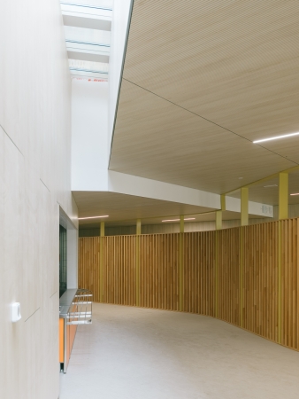 Schule bei Paris von r2k