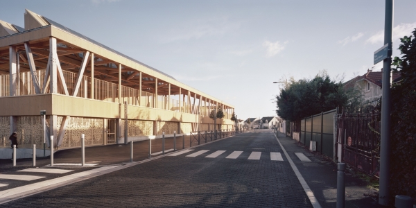 Schule bei Paris von r2k