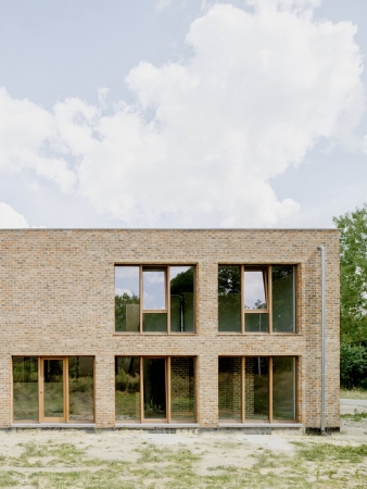 Wohnhausumbau in Diepenbeek von BOT architektuurcollectief