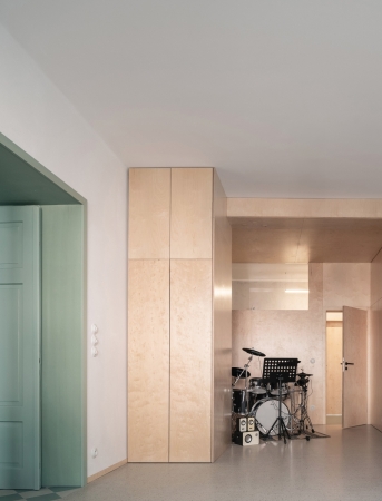 Wohnhausumbau in Kutn� Hora von BYR� architekti