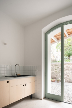 Wohnhausumbau in Kutn� Hora von BYR� architekti