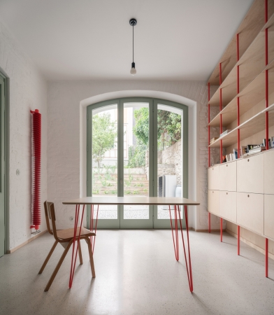 Wohnhausumbau in Kutn� Hora von BYR� architekti