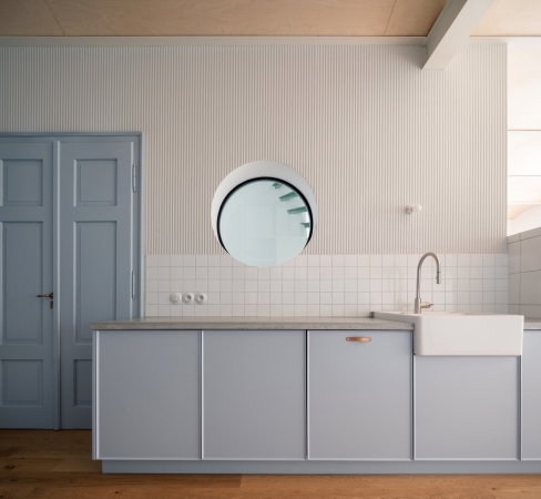 Wohnhausumbau in Kutn� Hora von BYR� architekti