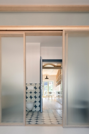 Wohnhausumbau in Kutn� Hora von BYR� architekti