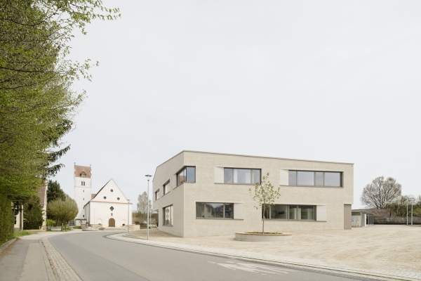 Rathaus von Muffler Architekten in Mietingen