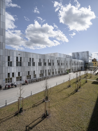 Uniklinik-Erweiterung von Riegler Riewe Architekten
