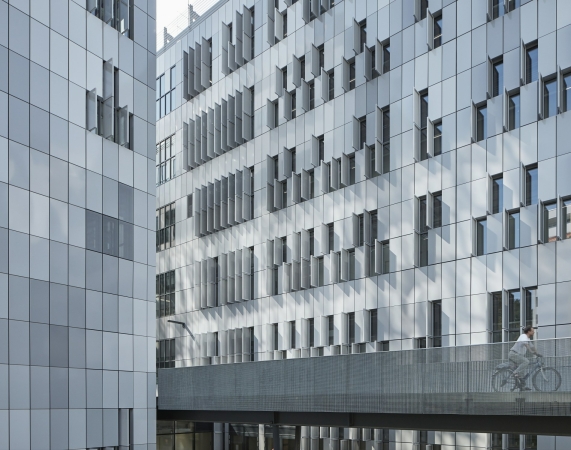 Uniklinik-Erweiterung von Riegler Riewe Architekten
