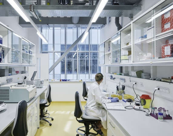 Uniklinik-Erweiterung von Riegler Riewe Architekten