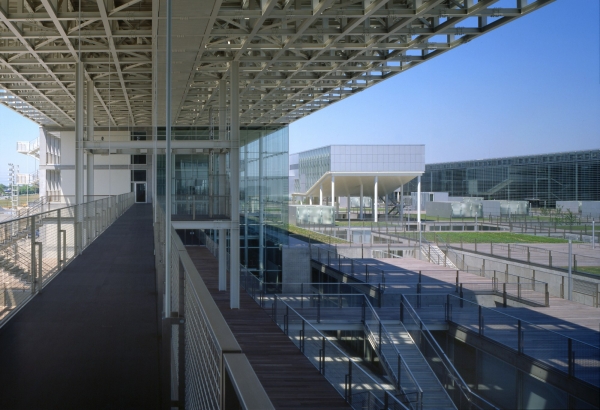 Saitama Prefectural University in Koshigaya, Japan (1999)