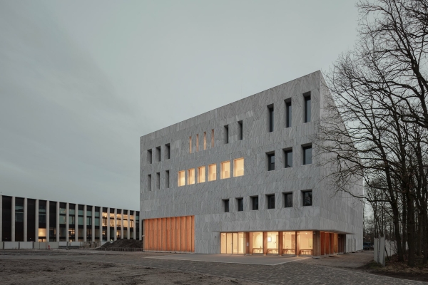 Universit�tsgeb�ude in Tilburg von Powerhouse Company