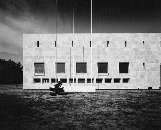 Wichtigste Referenz: Das benachbarte Cobbenhagen Building (1962) von Jos Bedaux