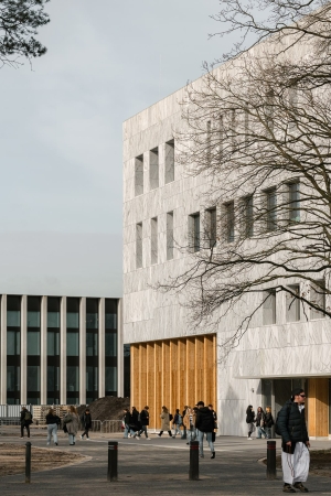 Universit�tsgeb�ude in Tilburg von Powerhouse Company