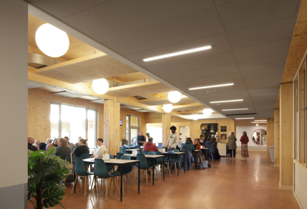 Therapiezentrum mit Sonderschule in Antwerpen von Bovenbouw Architectuur