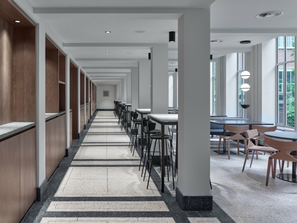 Um- und Anbau in Leiden von Office Winhov