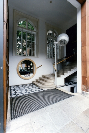 Eingang des MAK-Cafs in Wien