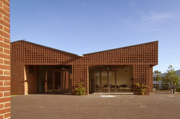 Pfarrzentrum bei Monheim von Heiermann Architekten