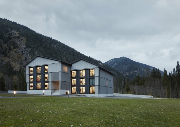 Personalwohnheim von Bernd Riegger + Jochen Specht