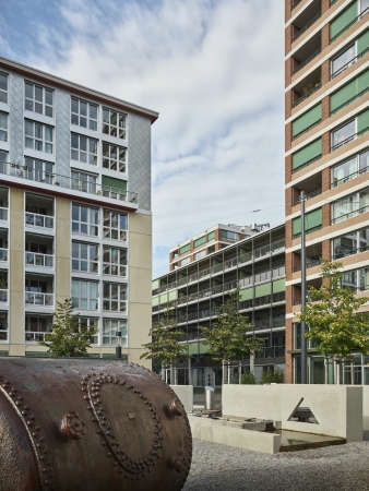 Wohngebude, Schule und Kindergarten in Winterthur von EM2N