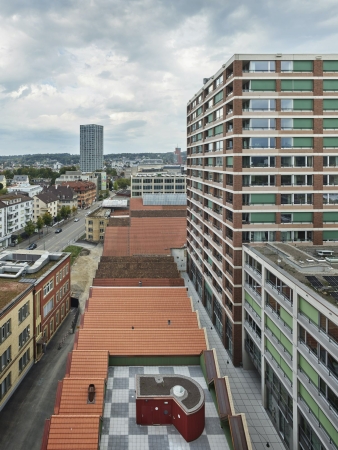 Wohngeb�ude, Schule und Kindergarten in Winterthur von EM2N