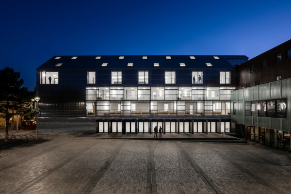 Geschftshaus von [Y/N] Studio in London