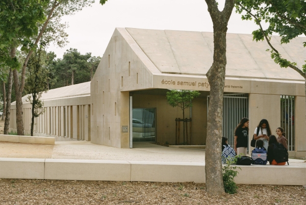 Schulanlage von ateliers o-s architectes und NAS architecture in Bziers