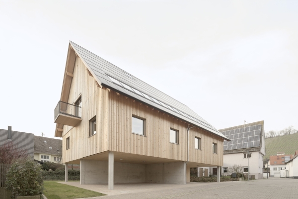 Sonderpreis: Strohballenhaus Hoinka in Pfaffenhofen von Atelier Kaiser Shen