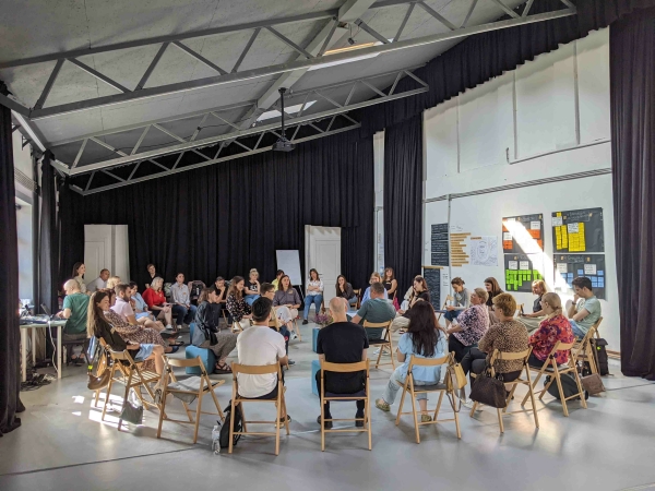 Rising Star / Prioritising the places and people that need it the most/ 1. Preis: Das Projekt �Community reBuilding� zielt darauf ab, die ukrainische Gemeinden zu bef�higen, sich wieder aufzubauen, sich zu vernetzen und zu entfalten.