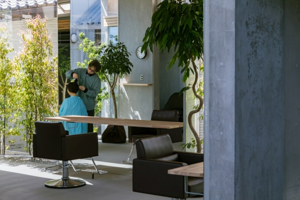 Friseurladen bei Tokio von Ateliers Takahito Sekiguchi