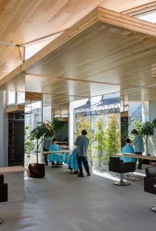 Friseurladen bei Tokio von Ateliers Takahito Sekiguchi